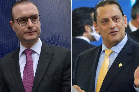 PF cumpre mandados de busca e mira advogados de Lula e Witzel