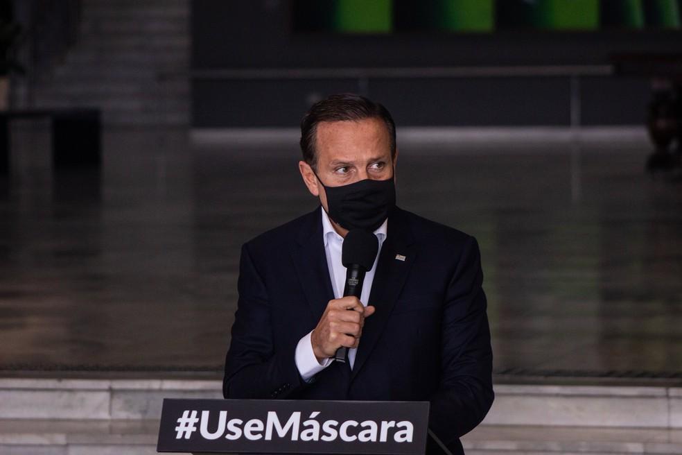 Governo de SP vai comprar 750 mil chips de celular com internet para alunos e professores