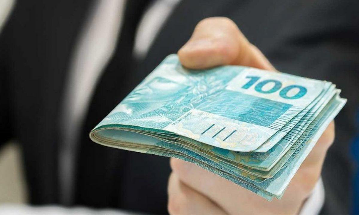 Trabalhador com jornada reduzida deve receber 13º e férias integrais