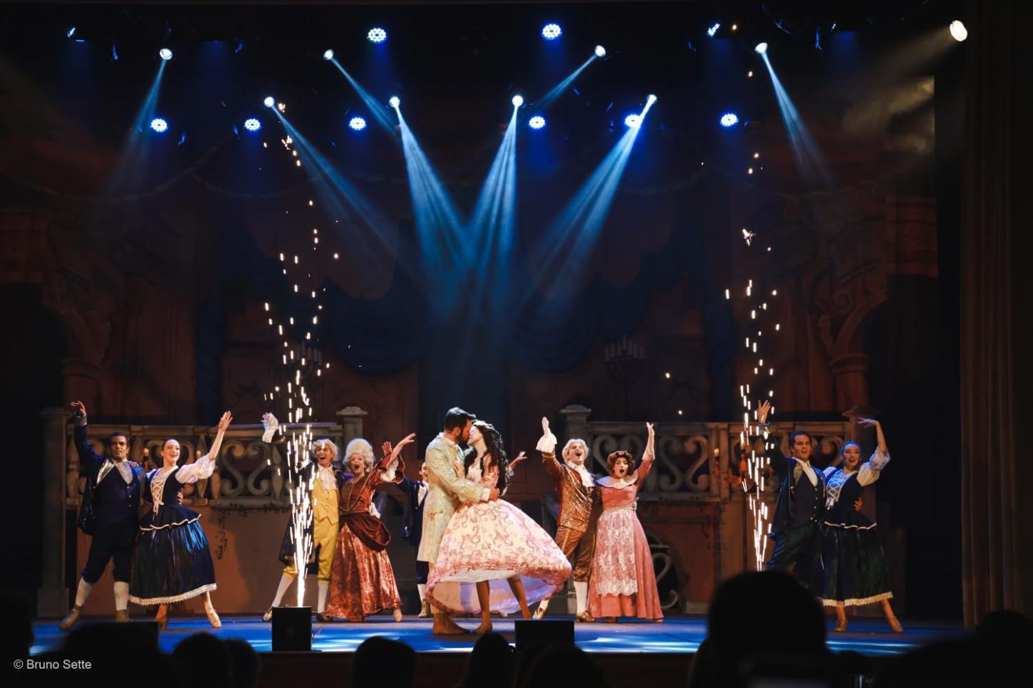 A BELA E A FERA – MUSICAL ENCANTA BARUERI EM SESSÃO EXTRA NO TEATRO MUNICIPAL EM 26/05