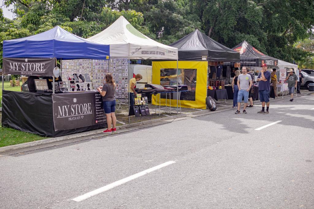 Feira de Artes e Gastronomia e Encontro de Carros Antigos voltam à Aldeia da Serra