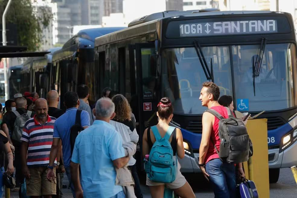 Justiça mantém aumento de tarifa de ônibus da cidade de SP para R$ 5 a partir de segunda