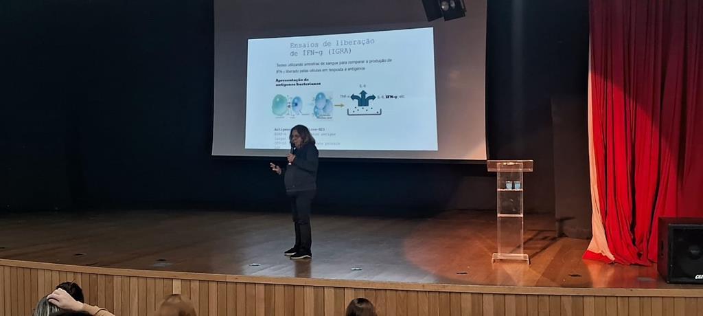 Especialistas em tuberculose capacitam profissionais de saúde de Barueri